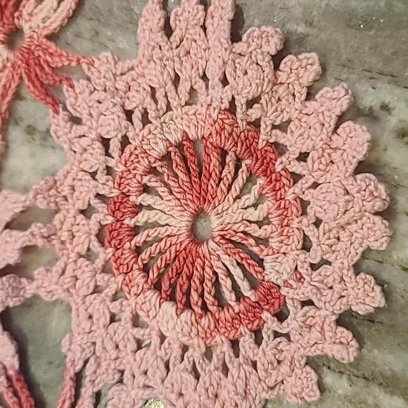Vtg Pink Crochet Table Runner 14" x 42" Handmade - Picture 3 of 4